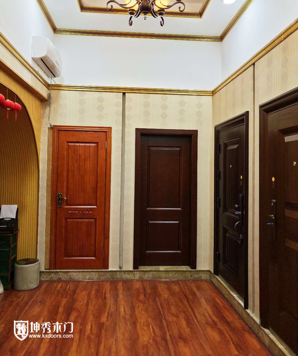 重庆坤秀木门：张家界专卖店乔迁之喜